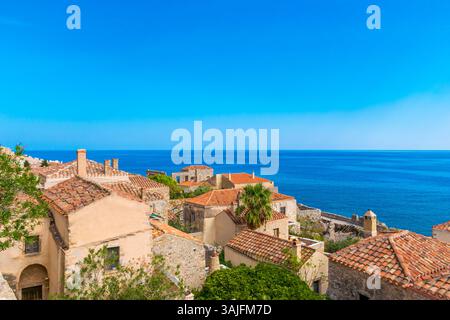 Panoramablick auf die Burgstadt Monemvasia im Südosten des Peloponnes, Laconien, Griechenland Stockfoto