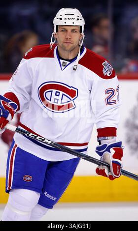 Februar 2009 - Calgary, Alberta, Kanada - Foto des NHL-Spielerprofils auf Steve Begin von Montreal Canadiens während eines Hockeyspiels in Calgary. (Foto: © Larry MacDougal via ZUMA Wire) Stockfoto