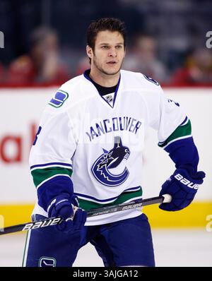 Dezember 2009 - Calgary, Alberta, Kanada - NHL-Profilfoto auf Kevin Bieksa von Vancouver Canucks während eines Spiels in Calgary. (Foto: © Larry MacDougal via ZUMA Wire) Stockfoto