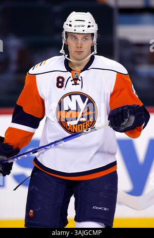 11. Januar 2009 - Calgary, Alberta, Kanada - Foto des NHL-Spielerprofils auf Bruno Gervais der New York Islanders während eines Hockeyspiels in Calgary. (Foto: © Larry MacDougal via ZUMA Wire) Stockfoto
