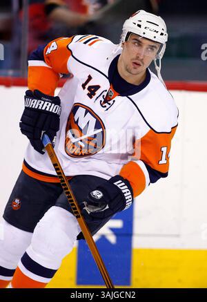 11. Januar 2009 - Calgary, Alberta, Kanada - Profilfoto der NHL auf Chris Campoli der New York Islanders während eines Hockeyspiels in Calgary. (Foto: © Larry MacDougal via ZUMA Wire) Stockfoto
