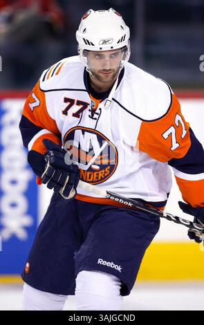11. Januar 2009 - Calgary, Alberta, Kanada - Foto des NHL-Spielerprofils auf Trevor Smith der New York Islanders während eines Hockeyspiels in Calgary. (Foto: © Larry MacDougal via ZUMA Wire) Stockfoto