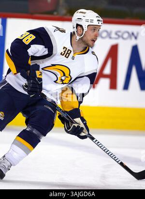 31. Januar 2009 – Calgary, Alberta, Kanada – Foto des NHL-Spielerprofils auf Nathan Paetsch von Buffalo Sabres während eines Hockeyspiels in Calgary. (Foto: © Larry MacDougal via ZUMA Wire) Stockfoto