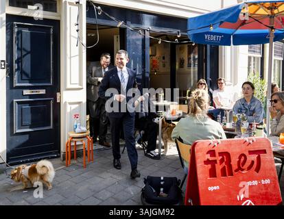 DEN BOSCH - Minister Dirk Beljaarts (Economic Affairs) during a working visit to the inner city of Den Bosch. The purpose of the working visit is to speak with entrepreneurs in the inner city about the opportunities and challenges for the hospitality, retail and SME sector. ANP SEM VAN DER WAL netherlands out - belgium out Credit: ANP/Alamy Live News Stockfoto