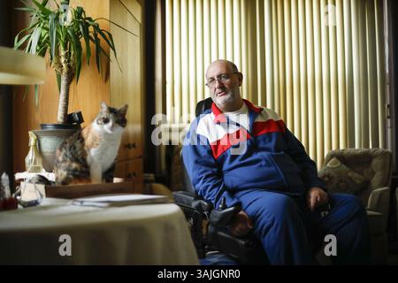 25. Mai 2017 - Chicago, IL, USA - Jim Watkins, 59, ein langjähriger chronischer Schmerzpatient aus Chicago, Illinois, sagte, dass er sich in den letzten Jahren wegen seiner Opioid-Schmerzrezeption in der Arztpraxis wie ein Krimineller fühlen musste. (Bild: © Jose M. Osorio/TNS via ZUMA Wire) Stockfoto