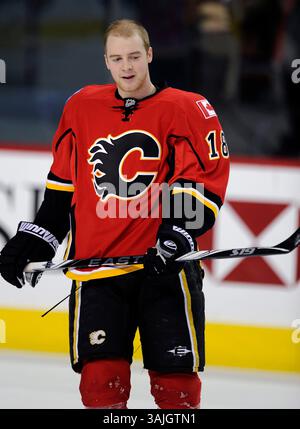 Januar 2011 - Calgary, Alberta, Kanada - Foto des NHL-Spielerprofils auf Matt Stajan von Calgary Flames während eines Spiels in Calgary. (Foto: © Larry MacDougal via ZUMA Wire) Stockfoto