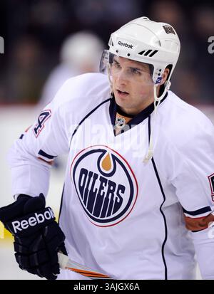 April 2011 - Calgary, Alberta, Kanada - Foto des NHL-Spielerprofils auf Chris VandeVelde von Edmonton Oilers während eines Spiels in Calgary. (Foto: © Larry MacDougal via ZUMA Wire) Stockfoto
