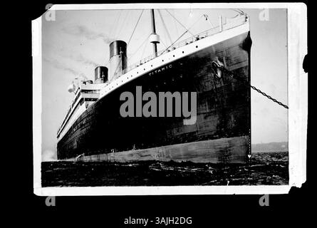 11. Juli 2017 – USA – die Titanic sank am 15. April 1912, nachdem sie in der Nacht zuvor einen Eisberg getroffen hatte. Der deutsche Künstler Willy Stoewer visualisierte den Untergang der Titanic, als die Überlebenden um die Flucht kämpften. (Kreditbild: © St. Louis Post-Dispatch/TNS via ZUMA Wire) Stockfoto