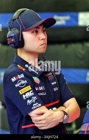 Sakhir, Bahrain. April 2025. Ayumu Iwasa (JPN) Red Bull Racing Testfahrer. 11.04.2025. Formel-1-Weltmeisterschaft, Rd 4, Grand Prix Von Bahrain, Sakhir, Bahrain, am Übungstag sollte der Fotonachweis lauten: XPB/Alamy Live News. Stockfoto