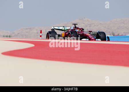 Dino Beganovic (Scuderia Ferrari HP, Schweden, #14) im SF-25, BAH, Formel 1 Weltmeisterschaft, Gulf Air Grand Prix von Bahrain, Bahrain International Circuit, Freies Training, Saison 2025, 11.04.2025 Foto: Eibner-Pressefoto/Michael Memmler Stockfoto