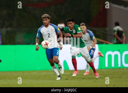 11. Juni 2017 - Mexiko-Stadt, Mexiko - Mexiko-Stadt, Mexiko - Sonntag, 11. Juni 2017: DeAndre Yedlin während eines Endrundenspiels der Männer der USA und Mexiko (MEX) im Azteca-Stadion zur FIFA-Weltmeisterschaft 2018. (Kreditbild: © Mike Janosz/ISIPhotos via ZUMA Wire) Stockfoto