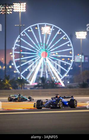 Sakhir, Bahrain. April 2025. Alexander Albon von Williams Racing während des zweiten Trainings. Ahmad Al Shehab/Alamy Live News. Stockfoto