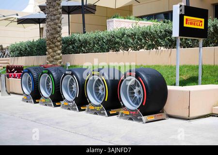 Sakhir, Bahrain. April 2025. Pirelli In Der Praxis 1. Ahmad Al Shehab/Alamy Live News. Stockfoto