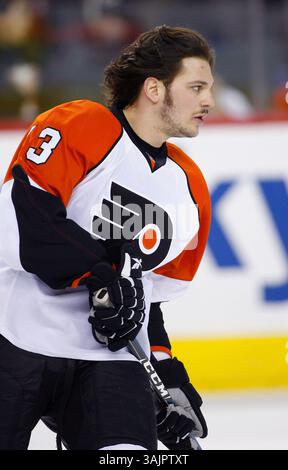 Februar 2010 - Calgary, Alberta, Kanada - Foto des NHL-Spielerprofils auf Dan Carcillo der Philadelphia Flyers während eines Spiels in Calgary. (Foto: © Larry MacDougal via ZUMA Wire) Stockfoto