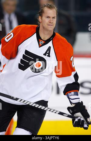 Februar 2010 - Calgary, Alberta, Kanada - NHL-Spielerprofil-Foto auf Chris Pronger von Philadelphia Flyers während eines Spiels in Calgary. (Foto: © Larry MacDougal via ZUMA Wire) Stockfoto