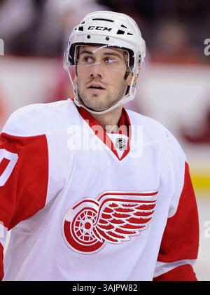 März 2010 – Calgary, Alberta, Kanada – Foto des NHL-Spielerprofils auf Drew Miller von Detroit Red Wings während eines Spiels in Calgary. (Foto: © Larry MacDougal via ZUMA Wire) Stockfoto