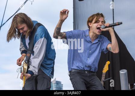 27. Mai 2017: Toronto, Ontario, Kanada – der kanadische Sänger und Songwriter SCOTT HELMAN spielte eine ausverkaufte Show beim CBC Music Festival am Echo Beach in Toronto. Im Bild: SCOTT HELMAN (Credit Image: © Angel Marchini via ZUMA Wire) Stockfoto
