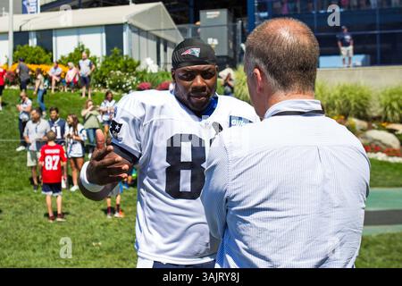 30. Juli 2017; Foxborough, MA, USA; New England Patriots Tight End Dwayne Allen (83) wird beim Abschluss des New England Patriots Training Camp im Gillette Stadium interviewt. Anthony Nesmith/Cal Sport Media (Kreditbild: &Copy; Anthony Nesmith/CSM via ZUMA Wire) Stockfoto
