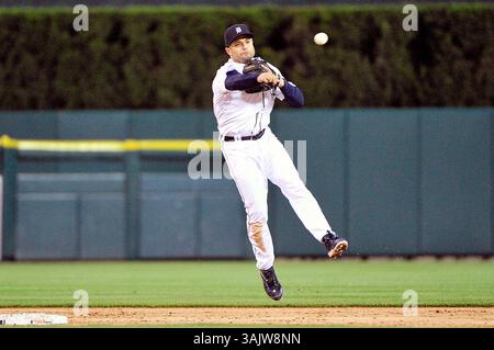 15. Mai 2009: Detroit, MI.. Der zweite Baseman Placido Polanco #14 der Detroit Tigers macht am Freitagabend im Comerica Park, Detroit, Michigan einen Sprung in den ersten Platz... Detroit Tigers vs Oakland A's. Steven King/CSM (Bild: © Steven King/Cal Sport Media) Stockfoto