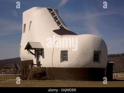 Februar 2009 - Hellam Township, Pennsylvania, USA - das Haines Shoe House befindet sich mitten auf einem Maisfeld in Hellam Township, Pennsylvania. (Kreditbild: © Bill Kalina/ZUMA Press) EINSCHRÄNKUNGEN: NE/RF Stockfoto