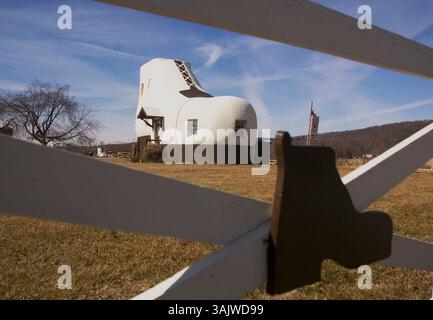 Februar 2009 - Hellam Township, Pennsylvania, USA - das Haines Shoe House befindet sich mitten auf einem Maisfeld in Hellam Township, Pennsylvania. (Kreditbild: © Bill Kalina/ZUMA Press) EINSCHRÄNKUNGEN: NE/RF Stockfoto
