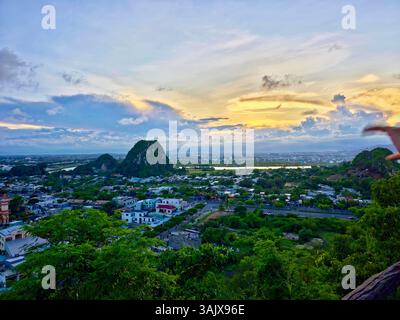 Sonnenuntergang Marble Mountain, Da Nang, Vietnam Stockfoto