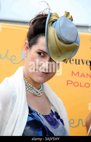 Prinz Harry spielt im Rahmen seines ersten offiziellen Besuchs in den USA beim zweiten jährlichen Veuve Cilcquot Manhattan Polo Classic, mit Erlösen zugunsten amerikanischer Freunde von Senebale.Arrivals.Mai 30, 09.Governor's Island, NYC. Fotos von Sonia Moskowitz, Globe Photos Inc 2009.SAMANTHA BARNES. K62088SMO (Bild: © Sonia Moskowitz/Globe Photos/ZUMAPRESS.com) Stockfoto