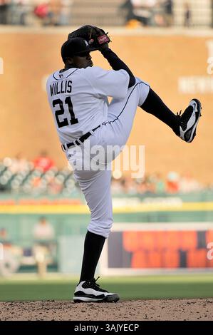 19. Mai 2009: Detroit Tigers startet den Pitcher Dontrelle Willis #21, während die Sonne am Dienstag Abend hinter den Tribünen im Comerica Park, Detroit, Michigan untergeht. Detroit Tigers vs Texas Rangers. (Bild: © Steve King/Cal Sport Media) Stockfoto