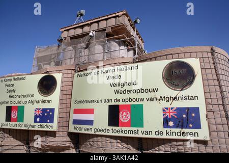 21. September 2009 - Tarin Kowt, Uruzgan, Afghanistan - die Slowakischen Streitkräfte (ISAF) bewachen den Eingang von Kamp Holland. (Bild: © Ton Koene/ZUMA Press) Stockfoto
