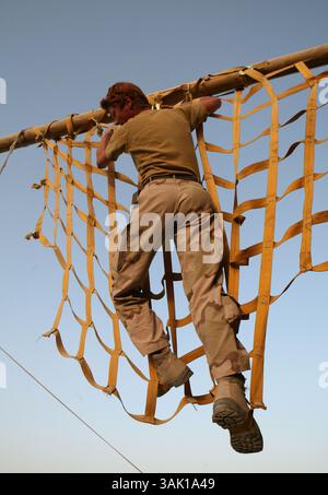 21. September 2009 - Tarin Kowt, Uruzgan, Afghanistan - niederländische Soldaten werden täglich in Bewegung gesetzt, um fit zu bleiben. (Bild: © Ton Koene/ZUMA Press) Stockfoto