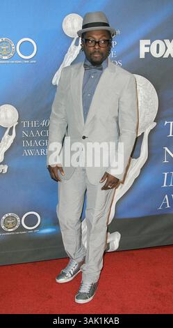 Februar 2009 – Los Angeles, Kalifornien, USA – Musiker WILL.I.AM in The Arrivals bei den 40. NAACP Image Awards im Shrine Auditorium, Los Angeles. (Kreditbild: © Jeff Frank/ZUMA Press) Stockfoto