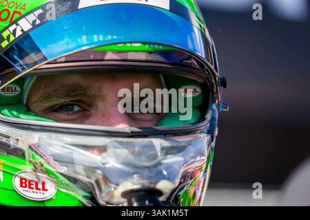 Long Beach, CA, USA. April 2025. Der Fahrer DER NTT INDYCAR-SERIE, CONOR DALY (76) (USA) aus Noblesville, IN, bereitet sich auf das Training für den Acura Grand Prix von Long Beach in den Straßen von Long Beach in Long Beach, CA. Vor (Credit Image: © Walter G. Arce Sr./ASP Via ZUMA Press Wire). Nicht für kommerzielle ZWECKE! Stockfoto