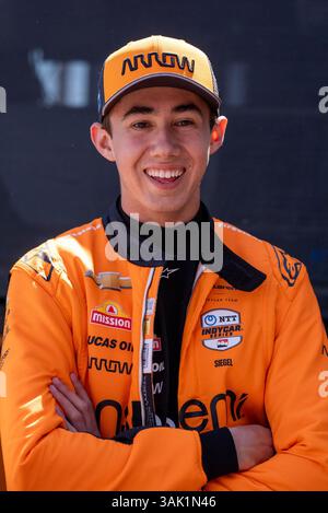 Long Beach, CA, USA. April 2025. NTT INDYCAR-Fahrer, NOLAN SIEGEL (6) (USA) von Palo Alto, CA, bereitet sich auf das Training für den Acura Grand Prix von Long Beach in den Straßen von Long Beach in Long Beach, CA. Vor (Bild: © Walter G. Arce Sr./ASP Via ZUMA Press Wire). Nicht für kommerzielle ZWECKE! Stockfoto