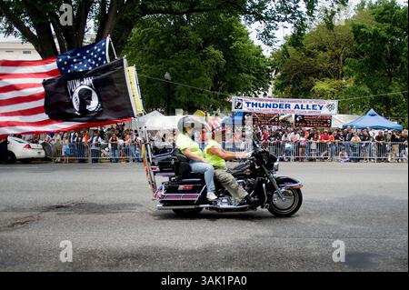 24. Mai 2009 - Washington, District of Columbia, USA - Fahrer, die am 24. Mai 2009 an der Memorial Day Motorcycle Remember Ride in Washington D.C. teilnehmen. (Foto: © Pete Marovich/ZUMA Press) Stockfoto