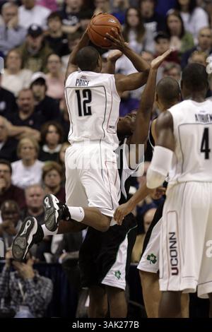 28. Februar 2009: Im Spiel zwischen den Notre Dame Fighting Irish und den University of Connecticut Huskies im Gampell Pavilion, Storrs, Conn.. Connecticut gewann das Spiel 72-65 (Foto: © Peter Cooke/Cal Sport Media) Stockfoto