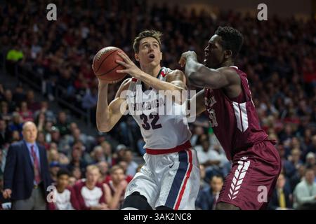 März 2017 Las Vegas, NV, USA Gonzaga Bulldogs Stürmer Zach Collins (32) erzielte 9 Punkte und 2 Blockschüsse beim NCAA West Coast Conference Men's Basketball Tournament Halbfinale Spiel 1 zwischen Gonzaga Bulldogs und Santa Clara Broncos 77-68 Sieg in der Orleans Arena Las Vegas, NV. Thurman James/CSM(Credit Image: &Copy; Thurman James/CSM via ZUMA Wire) Stockfoto