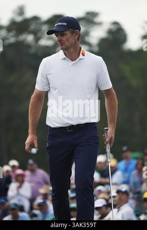 Augusta, USA. April 2025. Justin Rose aus England tritt am 11. April 2025 in der zweiten Runde des Masters Golfturniers 2025 im Augusta National Golf Club in Augusta an. Quelle: Wu Xiaoling/Xinhua/Alamy Live News Stockfoto
