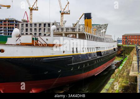 Belfast County Antrim Northern Ireland 08. November 2024: SS-Nomadenausschalter an die Titanic der White Star Line im Trockendock als Museum und Hochzeit Stockfoto