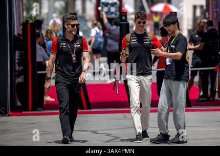 Sakhir, Bahrain, 11. April 2025, Oliver Bearman, aus Großbritannien, tritt für Haas F1 an. Das Bahrain Grand Prix Training 2025 findet in Sakhir, Bahrain, statt. Quelle: Michael Potts/Alamy Live News Stockfoto