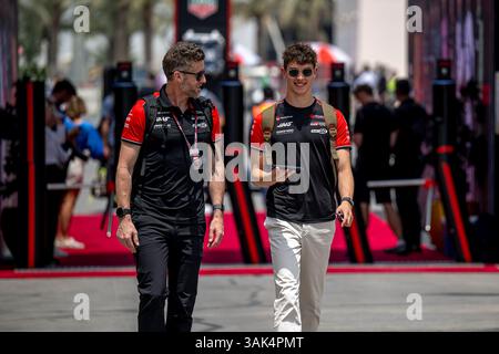 Sakhir, Bahrain, 11. April 2025, Oliver Bearman, aus Großbritannien, tritt für Haas F1 an. Das Bahrain Grand Prix Training 2025 findet in Sakhir, Bahrain, statt. Quelle: Michael Potts/Alamy Live News Stockfoto