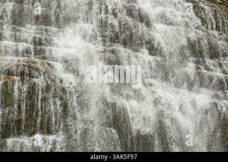 Wasserfall Cola de Caballo im Nationalpark Ordesa y Monte Perdido, Pyrenäen. Stockfoto