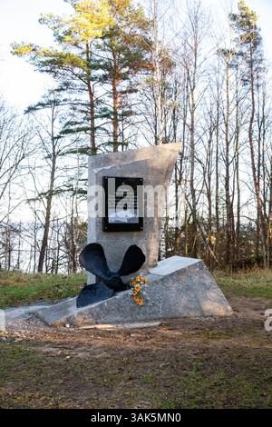 Leningrad Region, Russland - 07. November 2020: Denkmal für die Seeleute, die im August 1941 beim Durchbruch der Schiffe der Baltischen Flotte von T starben Stockfoto