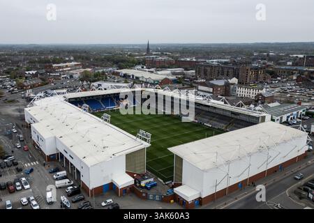 Eine Luftaufnahme des Halliwell Jones Stadions vor dem Spiel Warrington Wolves vs Hull FC in der Betfred Super League Runde 7 im Halliwell Jones Stadium, Warrington, Großbritannien, 12. April 2025 (Foto: Gareth Evans/News Images) Stockfoto