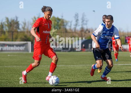 Almere, Niederlande. April 2025. ALMERE, 12.04.2025, Yanmar-Stadion, Saison 2024/2025, Dutch Betnation Tweede Divisie Football. Jong Almere City FC Spieler Jay Kuiper während des Spiels Jong Almere City FC - ADO20 Credit: Pro Shots/Alamy Live News Stockfoto
