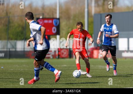 Almere, Niederlande. April 2025. ALMERE, 12.04.2025, Yanmar-Stadion, Saison 2024/2025, Dutch Betnation Tweede Divisie Football. Jong Almere City FC Spieler Olivier de Nijs während des Spiels Jong Almere City FC - ADO20 Credit: Pro Shots/Alamy Live News Stockfoto