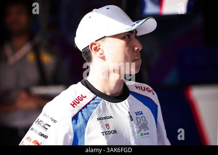 IWASA Ayumu (jpn), Visa Cash App RB F1 Team VCARB02, Porträt während des Formel 1 Golf Bahrain Grand Prix 2025, 4. Runde der FIA Formel 1 Weltmeisterschaft 2025 vom 11. Bis 13. April 2025 auf dem Bahrain International Circuit, in Sakhir, Bahrain - Foto Eric Alonso / DPPI Stockfoto