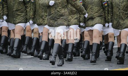 9. Mai 2017 - Moskau, RUSSLAND - Russische Armeesoldaten marschieren während der Militärparade zum Siegtag auf dem Roten Platz, um 72 Jahre seit dem Ende des Zweiten Weltkriegs und der Niederlage Nazi-Deutschlands zu feiern, am Dienstag, den 9. Mai, in Moskau, Russland. 2017. YURI KOCHETKOV/POOL/PI (Kreditbild: © Prensa Internacional via ZUMA Wire) Stockfoto