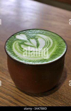 Heißer Matcha Latte in Kurashiki, Japan Stockfoto
