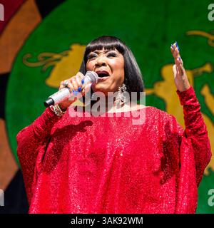 Mai 2017: New Orleans, Lousiana, USA S - PATTI LABELLE während des New Orleans Jazz & Heritage Festivals in New Orleans, Louisiana (Foto: © Daniel DeSlover via ZUMA Wire) Stockfoto