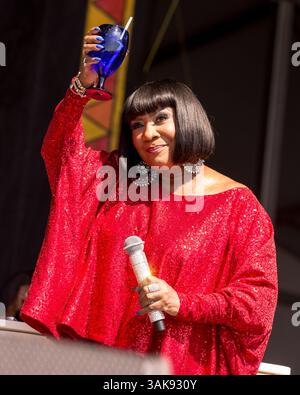 Mai 2017: New Orleans, Lousiana, USA S - PATTI LABELLE während des New Orleans Jazz & Heritage Festivals in New Orleans, Louisiana (Foto: © Daniel DeSlover via ZUMA Wire) Stockfoto